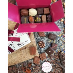 Assortiment de chocolats artisanaux ganaches et pralinés