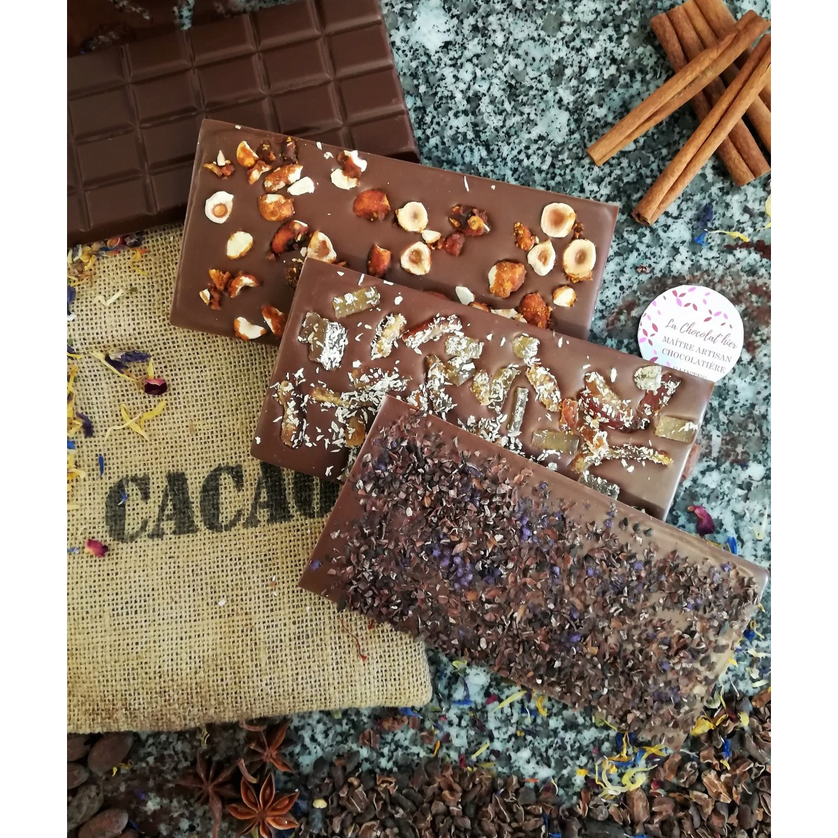 Tablette Chocolat au Lait aux Inclusions | Artisan Chocolatier à Saintes